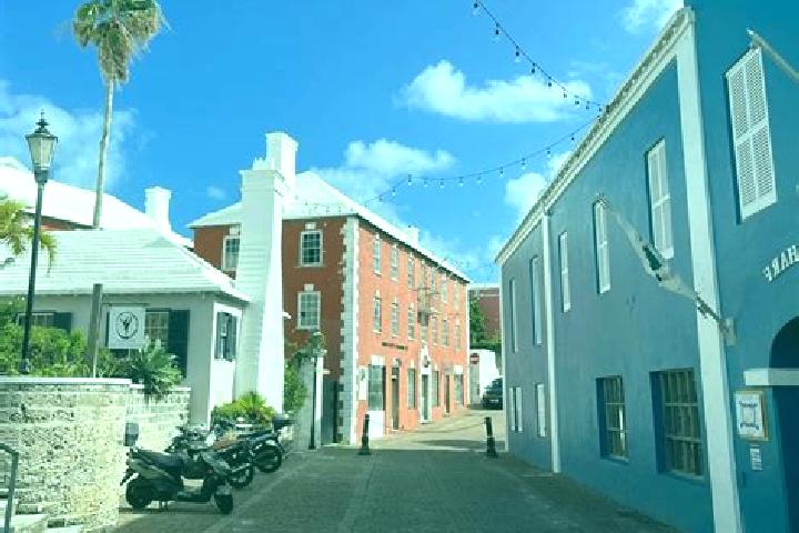 Lily, 32 — Escort in St George s Parish, Bermuda