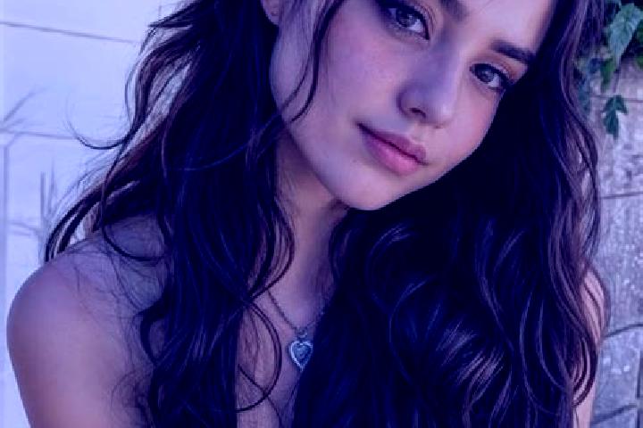 Lily, 33, a auburn hazel-eyed middle eastern companion based in Opladen. Offering GFE, Party Girl. Available for incall and outcall, day and evening dates.