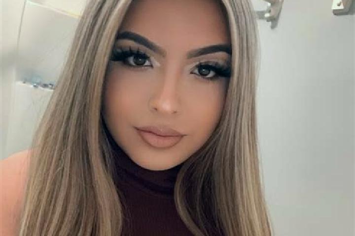 Lily, 33, a chestnut blue-eyed mixed companion based in Dar a. Offering Deep French Kissing, Massage, Roleplay, Dinner Date, Girlfriend Experience. Available...