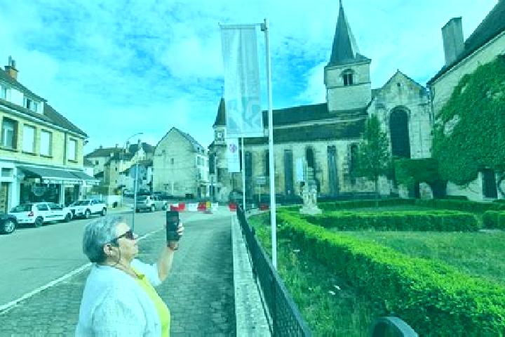 Lily, 33 — Escort in Chatillon-sur-Colmont, France