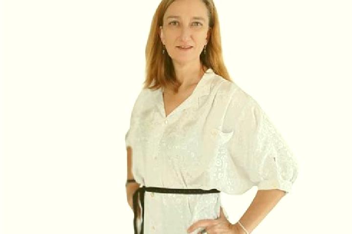 Lily, 33 — Escort in Dourdain, France