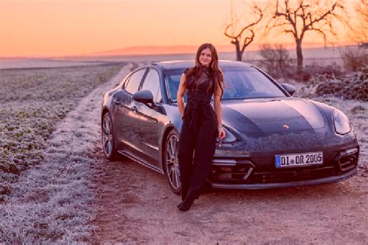 Lily, 33 — Escort in Fridolfing, Germany