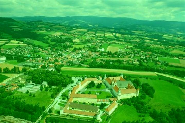 Lily, 33 — Escort in Weinzierl am Walde, Austria