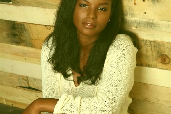 Lily, 34, a chestnut dark-eyed ebony companion based in Alpen. Offering Deep French Kissing, Massage, Party Girl. Available for incall and outcall, day and e...