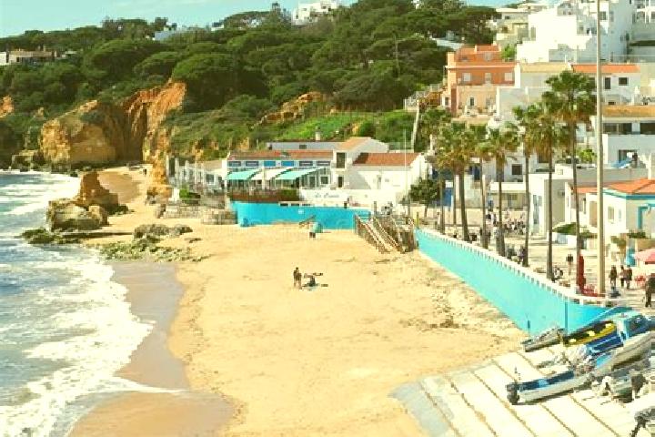 Lily, 34 — Escort in Olhos de Agua, Portugal