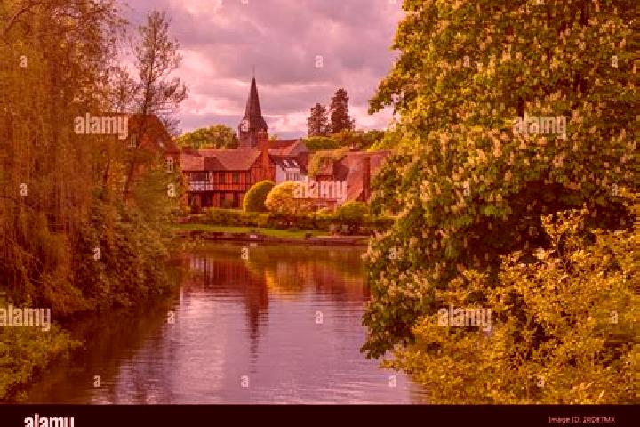 Lily, 34 — Escort in Pangbourne, United Kingdom