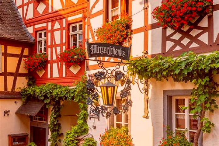 Lily, 34 — Escort in Thungersheim, Germany