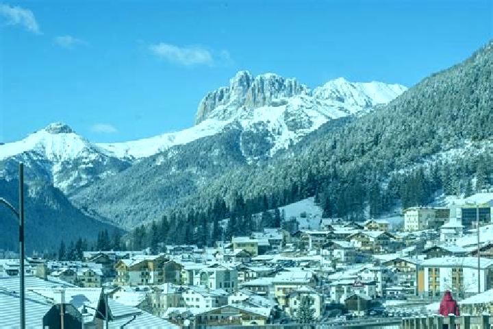 Lily, 34 — Escort in Vigo di Fassa, Italy