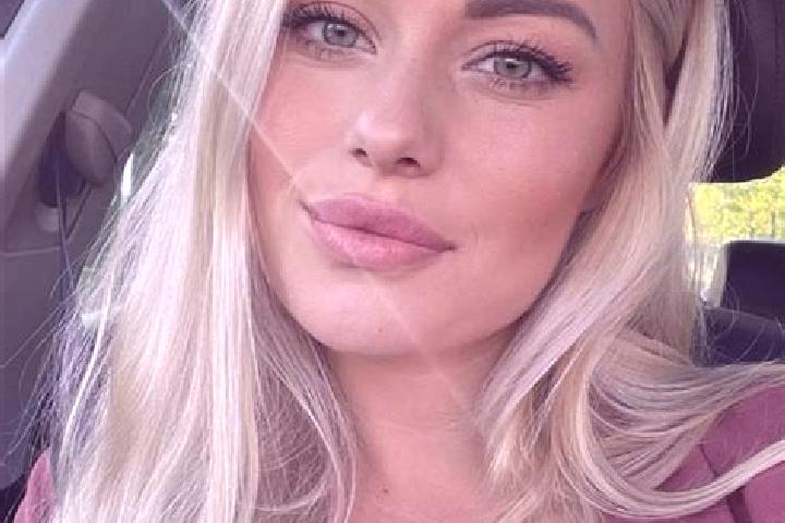 Lily, 35, a blonde hazel-eyed caucasian companion based in Farmingville. Offering Travel Companion, Overnight, Party Girl. Available for incall and outcall, ...