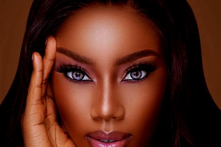 Lily, 35, a chestnut blue-eyed ebony companion based in Salins-les-Thermes. Offering Erotic Massage, Overnight, Prostate Massage. Available for incall and ou...