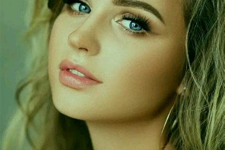 Lily, 35, a dark blonde blue-eyed middle eastern companion based in Claxton Bay. Offering Travel Companion, Party Girl, Prostate Massage, BDSM, Tantra. Avail...