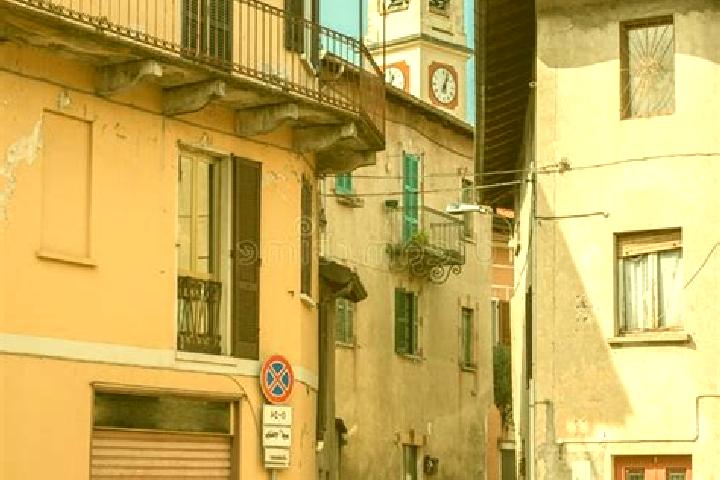 Lily, 35 — Escort in Ferrera Erbognone, Italy
