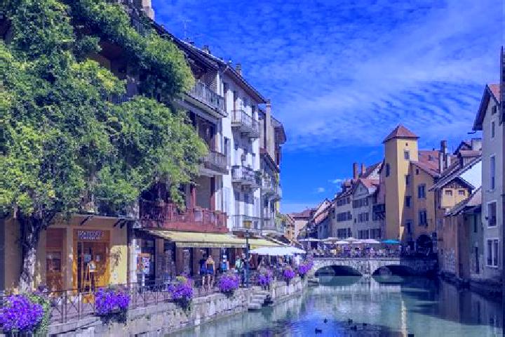 Lily, 35 — Escort in La Pacaudiere, France