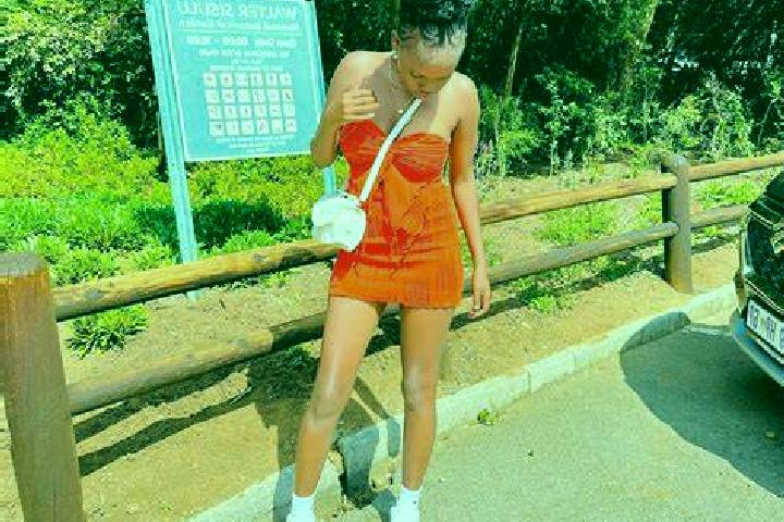 Lily, 35 — Escort in Masana, South Africa