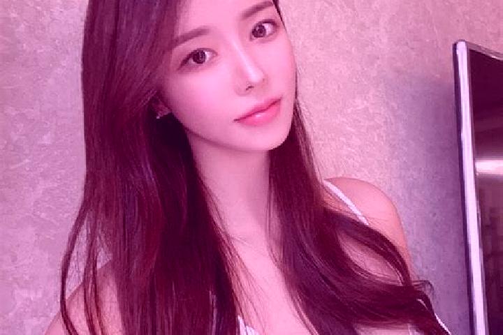 Lily, 35 — Escort in Mole, China