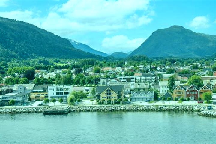 Lily, 35 — Escort in Stranda, Norway