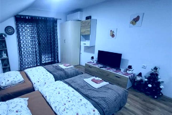 Lily, 35 — Escort in Strpce, Kosovo