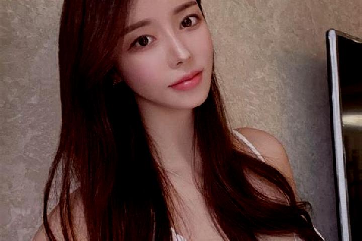 Lily, 35 — Escort in Zhengang, China