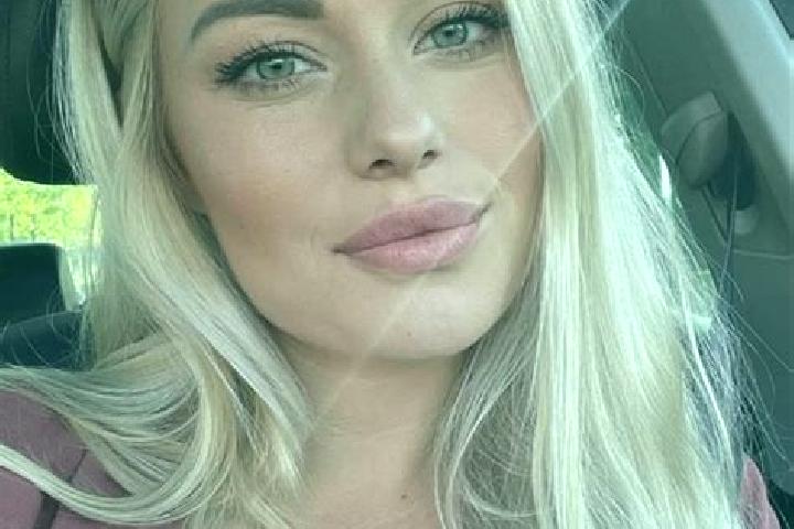 Lily, 36, a blonde hazel-eyed mediterranean companion based in Plobannalec-Lesconil. Offering Domination, Fetish, OWO, Travel Companion, Deep French Kissing....
