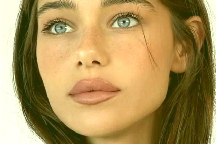 Lily, 36, a brunette blue-eyed slavic companion based in Guarena. Offering Massage, 69. Available for incall and outcall, day and evening dates.