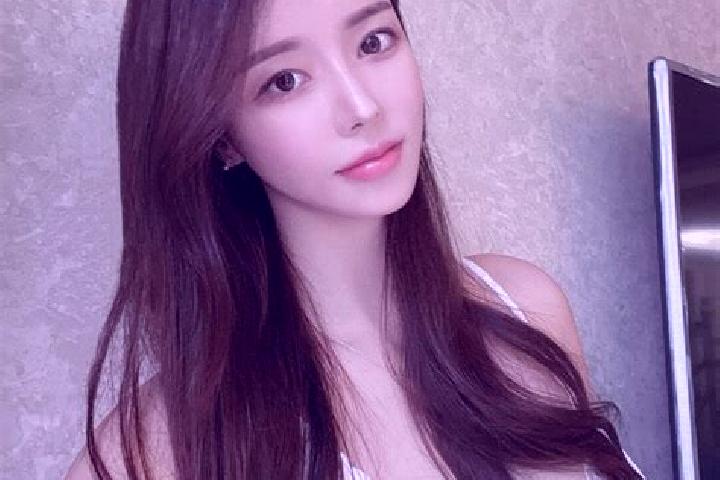 Lily, 36 — Escort in Zhangqing, China