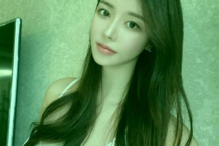 Lily, 36 — Escort in Zhenwen, China