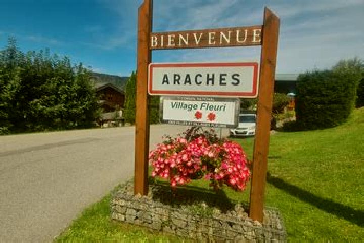 Lily, 37 — Escort in Araches-la-Frasse, France