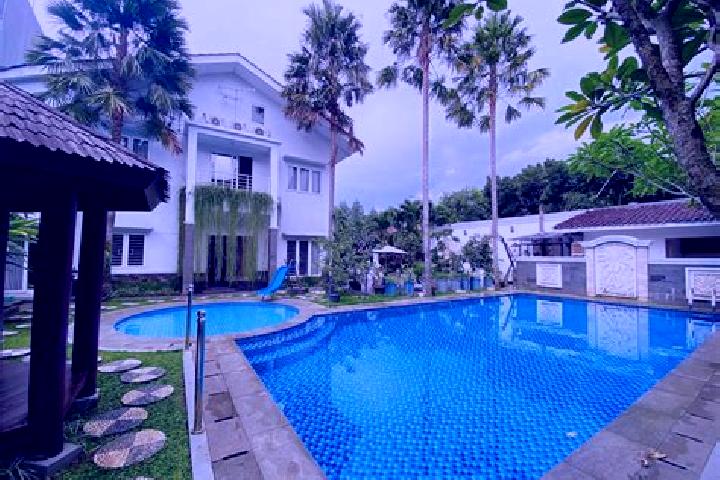 Lily, 37 — Escort in Bogor, Indonesia