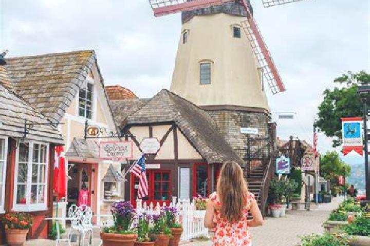 Lily, 37 — Escort in Buellton, United States