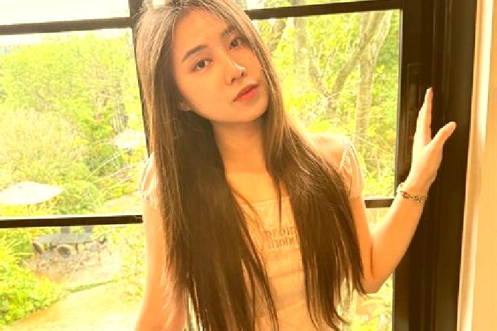 Lily, 37 — Escort in Karita, Indonesia