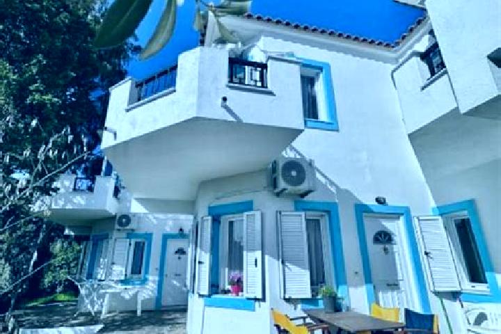 Lily, 37 — Escort in Vatheianos Kampos, Greece
