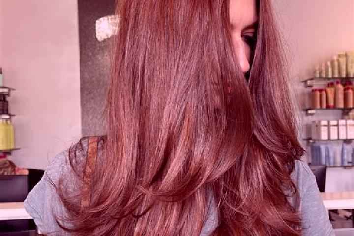 Lily, 38, a chestnut brown-eyed caucasian companion based in Roing. Offering Duos, Striptease, Couples, Massage, Domination. Available for incall and outcall...