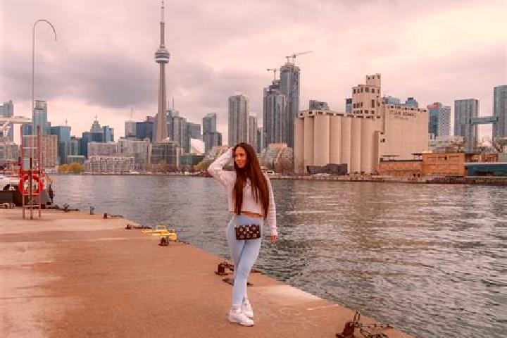 Lily, 38 — Escort in Toronto, Canada