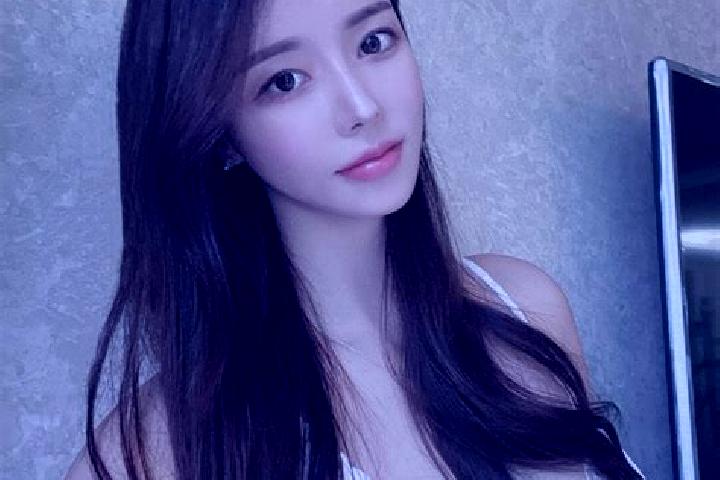 Lily, 38 — Escort in Yudongzi, China