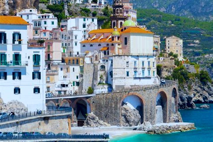 Lily, 38 — Escort in Zelbio, Italy