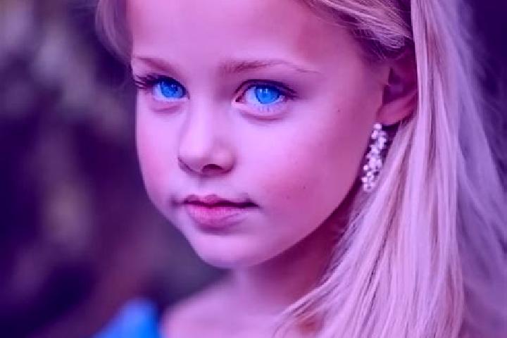 Lily, 39, a blonde blue-eyed ebony companion based in Piis. Offering Party Girl, OWO, Roleplay, Tantra. Available for incall and outcall, day and evening dates.
