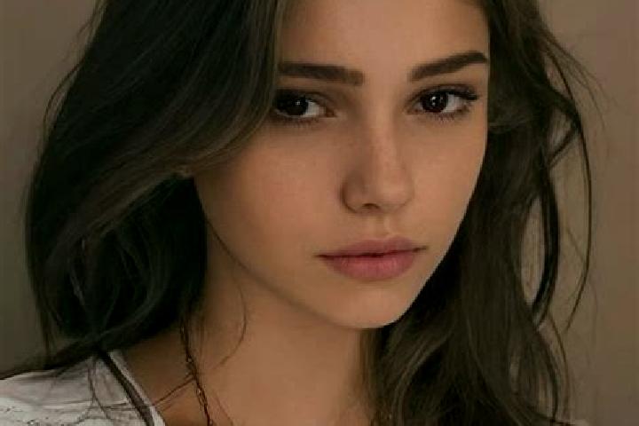 Lily, 39, a chestnut dark-eyed slavic companion based in Carbajo. Offering Roleplay, Travel Companion, Overnight. Available for incall and outcall, day and e...