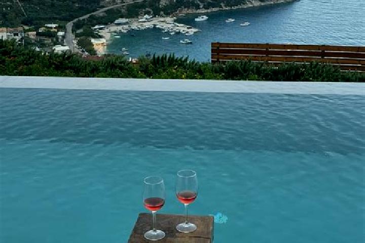 Lily, 39 — Escort in Agia Varvara, Greece