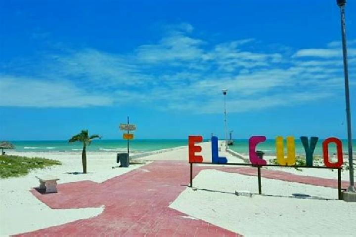 Lily, 39 — Escort in El Cuyo, Mexico