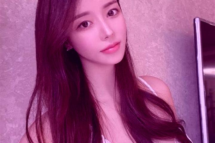 Lily, 39 — Escort in Shiguai, China