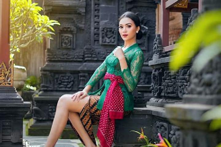 Lily, 39 — Escort in Sorendiweri, Indonesia