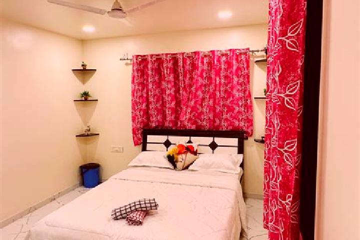 Lily, 39 — Escort in Wadgaon, India