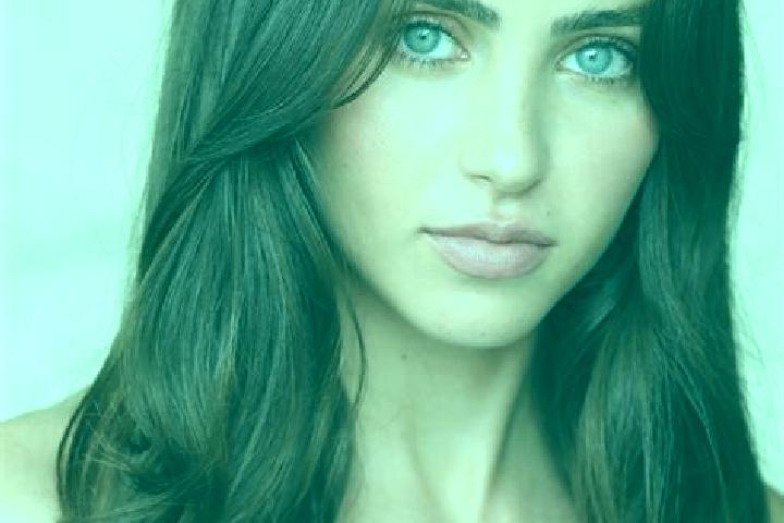 Lucy, 20, a brunette amber-eyed latina companion based in Ostra. Offering OWO, Massage, Deep French Kissing, Dinner Date. Available for incall and outcall, d...