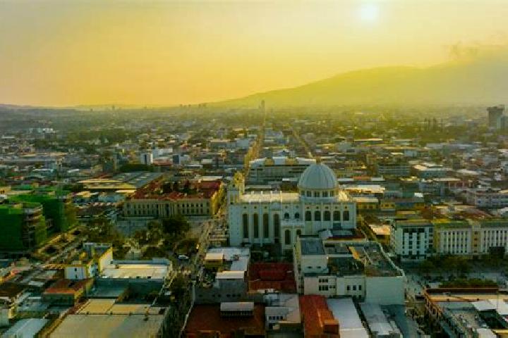 Lucy, 20 — Escort in Ciudad Barrios, El Salvador