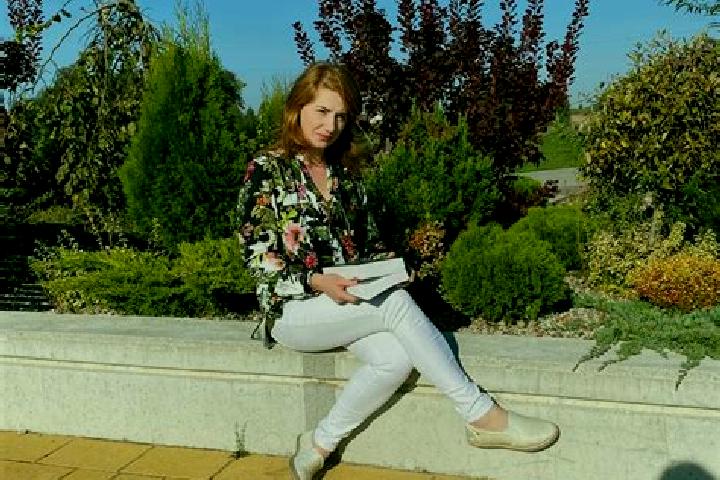 Lucy, 20 — Escort in Korycin, Poland