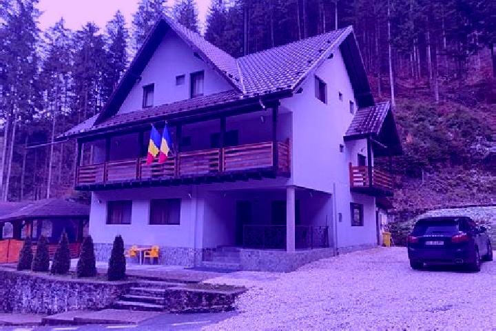 Lucy, 20 — Escort in Runcu Mare, Romania