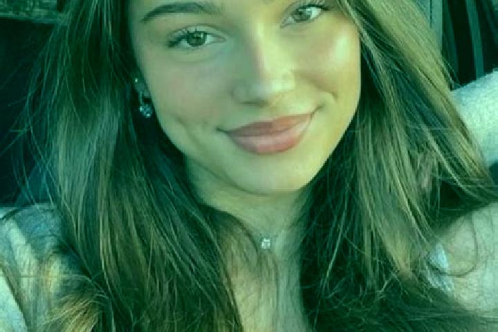 Lucy, 21, a brunette hazel-eyed latina companion based in Witmarsum. Offering Party Girl, Erotic Massage, Fetish, Travel Companion, OWO. Available for incall...