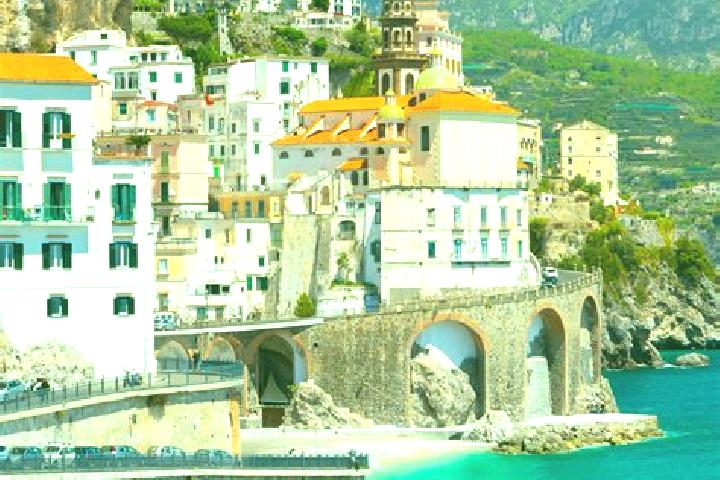 Lucy, 21 — Escort in Bidasio, Italy