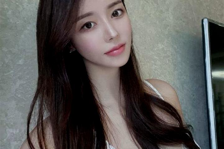 Lucy, 21 — Escort in Fuzihe, China