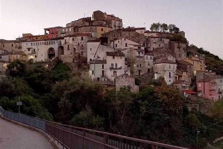 Lucy, 21 — Escort in Montemurro, Italy